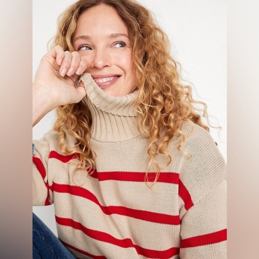 ❤️ NWT Striped Turtleneck Sweater!